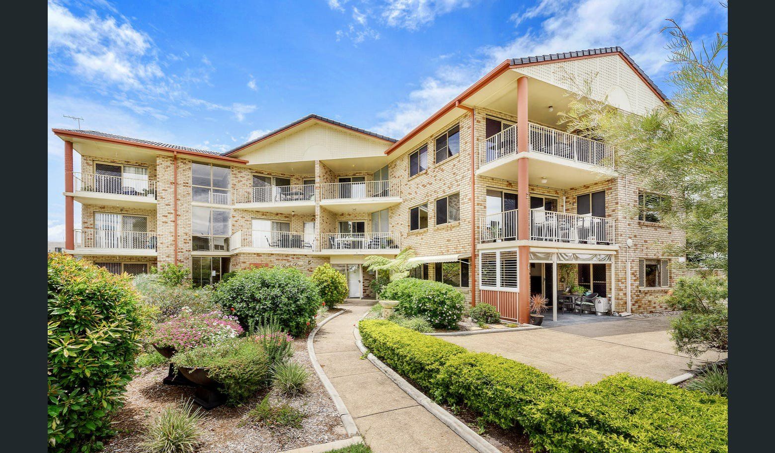 2 bedrooms Apartment / Unit / Flat in 1/5 Wattle Avenue BONGAREE QLD, 4507