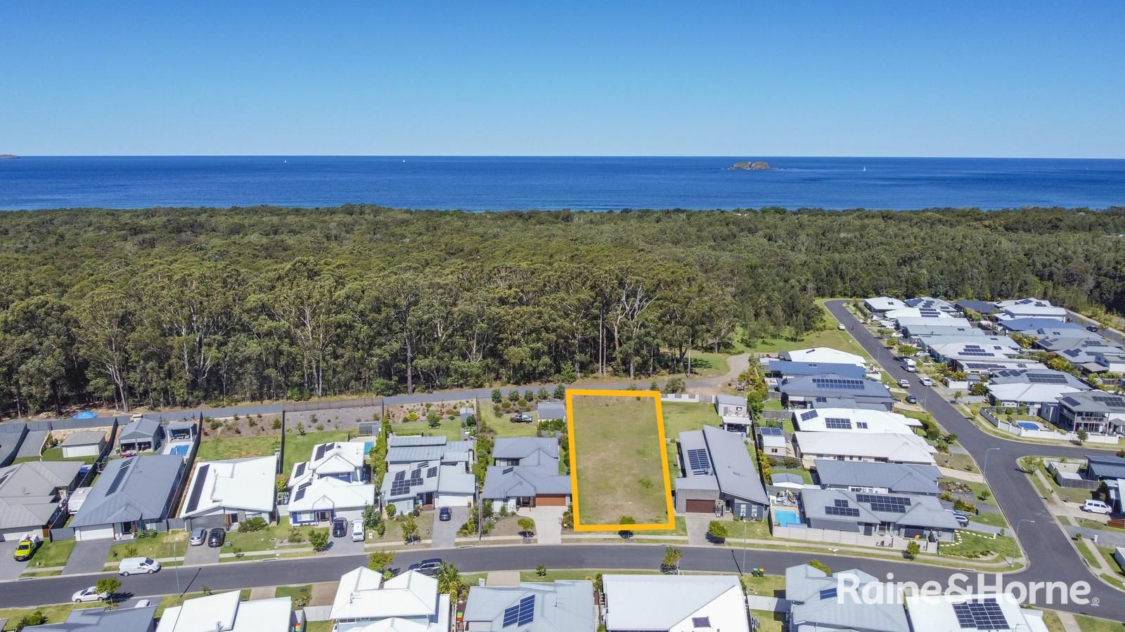 26 Water Gum Close, Sapphire Beach NSW 2450, Image 2