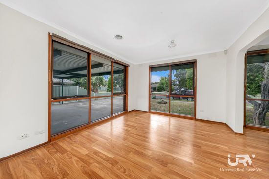 98 Hanson Road, Craigieburn VIC 3064, Image 2