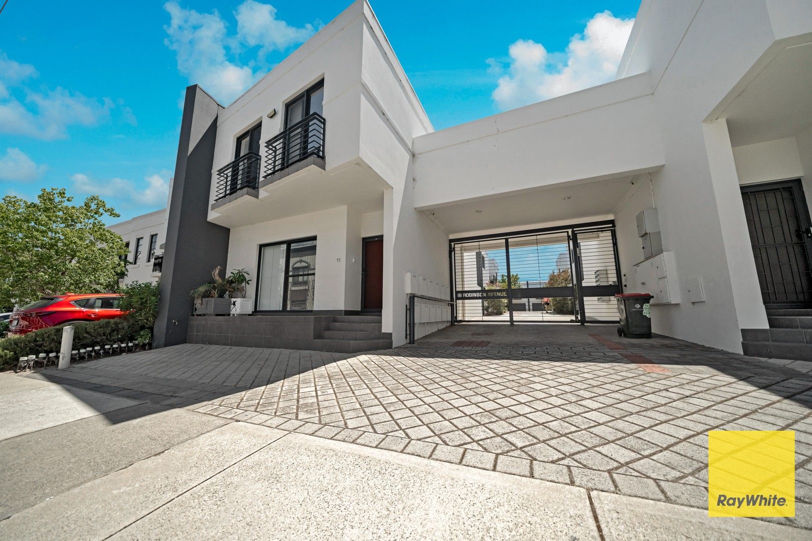 3 bedrooms House in 11/18 Robinson Avenue PERTH WA, 6000