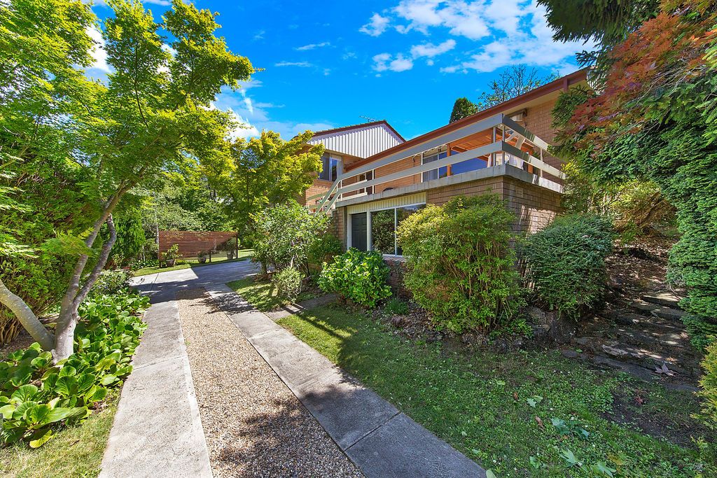 1 Toulon Avenue, Wentworth Falls Property History & Address Research
