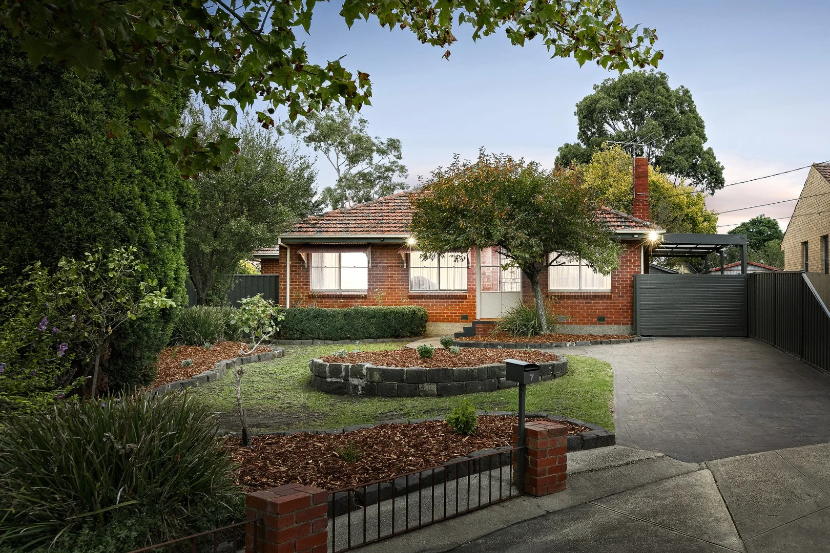 7 Chester Court, Fawkner VIC 3060