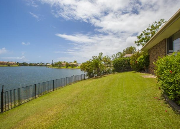 37 Southlake Drive, Varsity Lakes QLD 4227