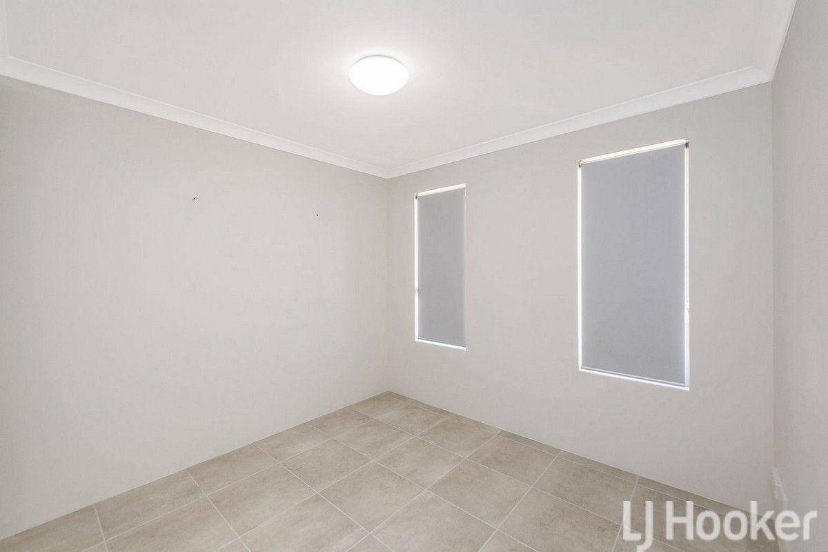 35 Gooljak Rise, Lakelands WA 6180, Image 2