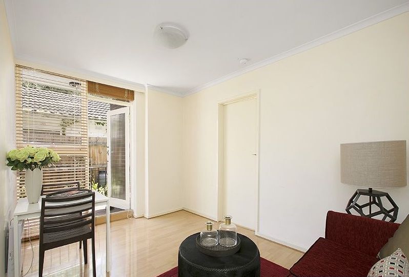 1 bedrooms Apartment / Unit / Flat in 3/1307 Glen Huntly Road CARNEGIE VIC, 3163
