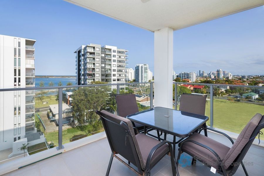 913/17 Bath St, Labrador QLD 4215, Image 0