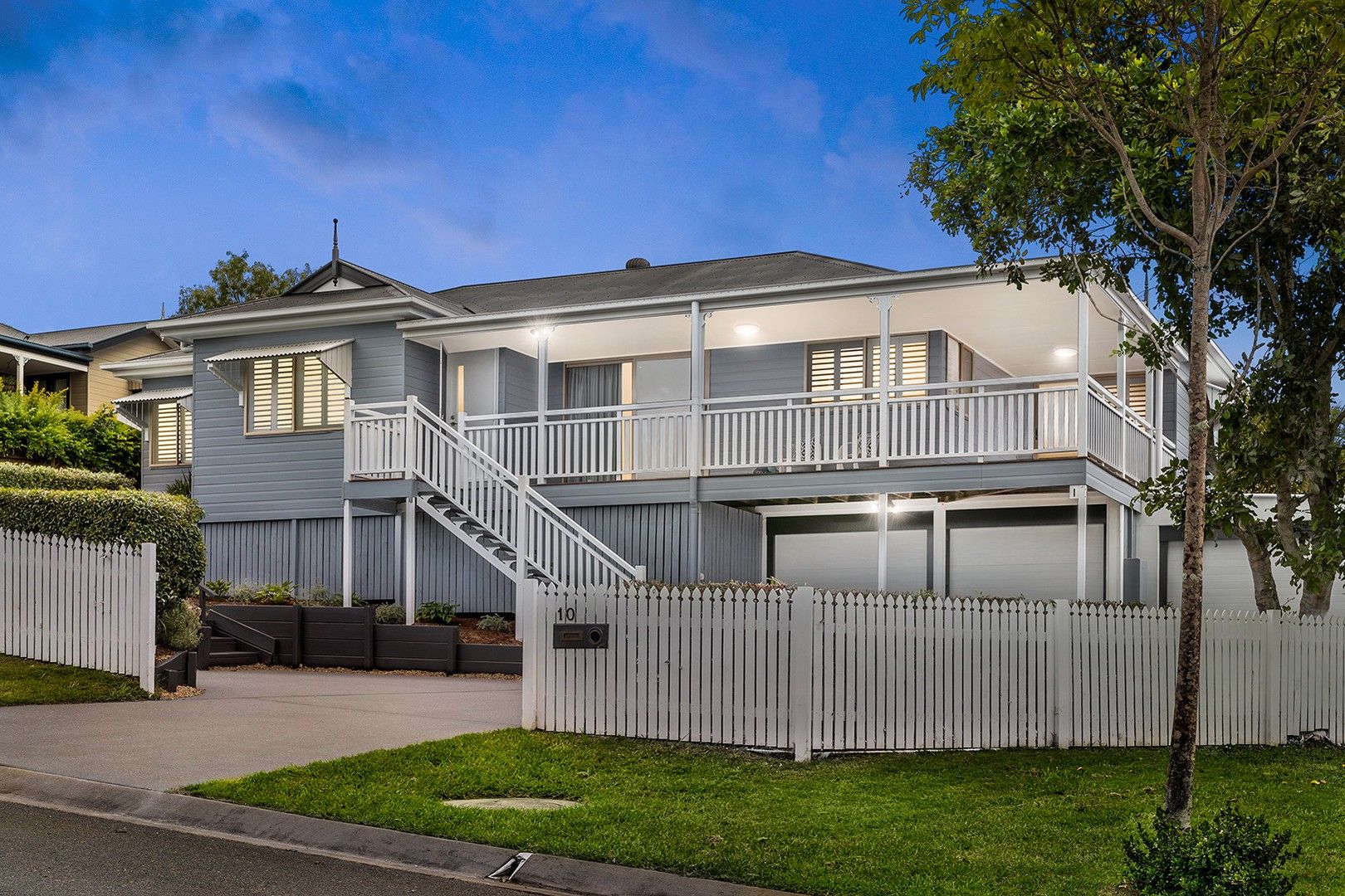 4 bedrooms House in 10 Taradale Close MOGGILL QLD, 4070