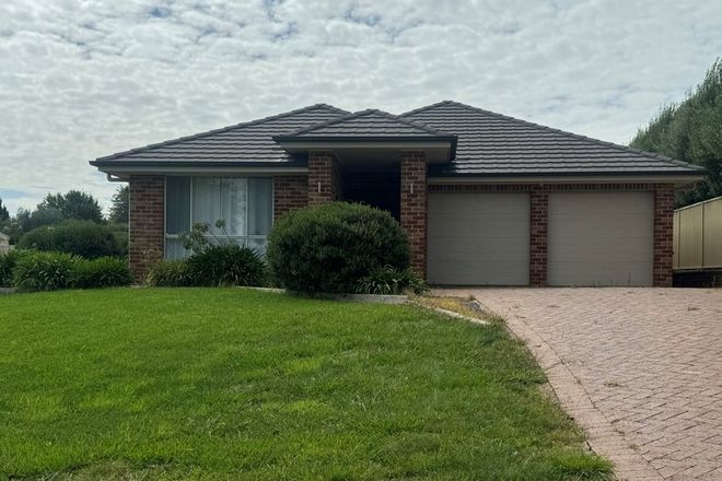 Picture of 8 Somerset Place, CROOKWELL NSW 2583