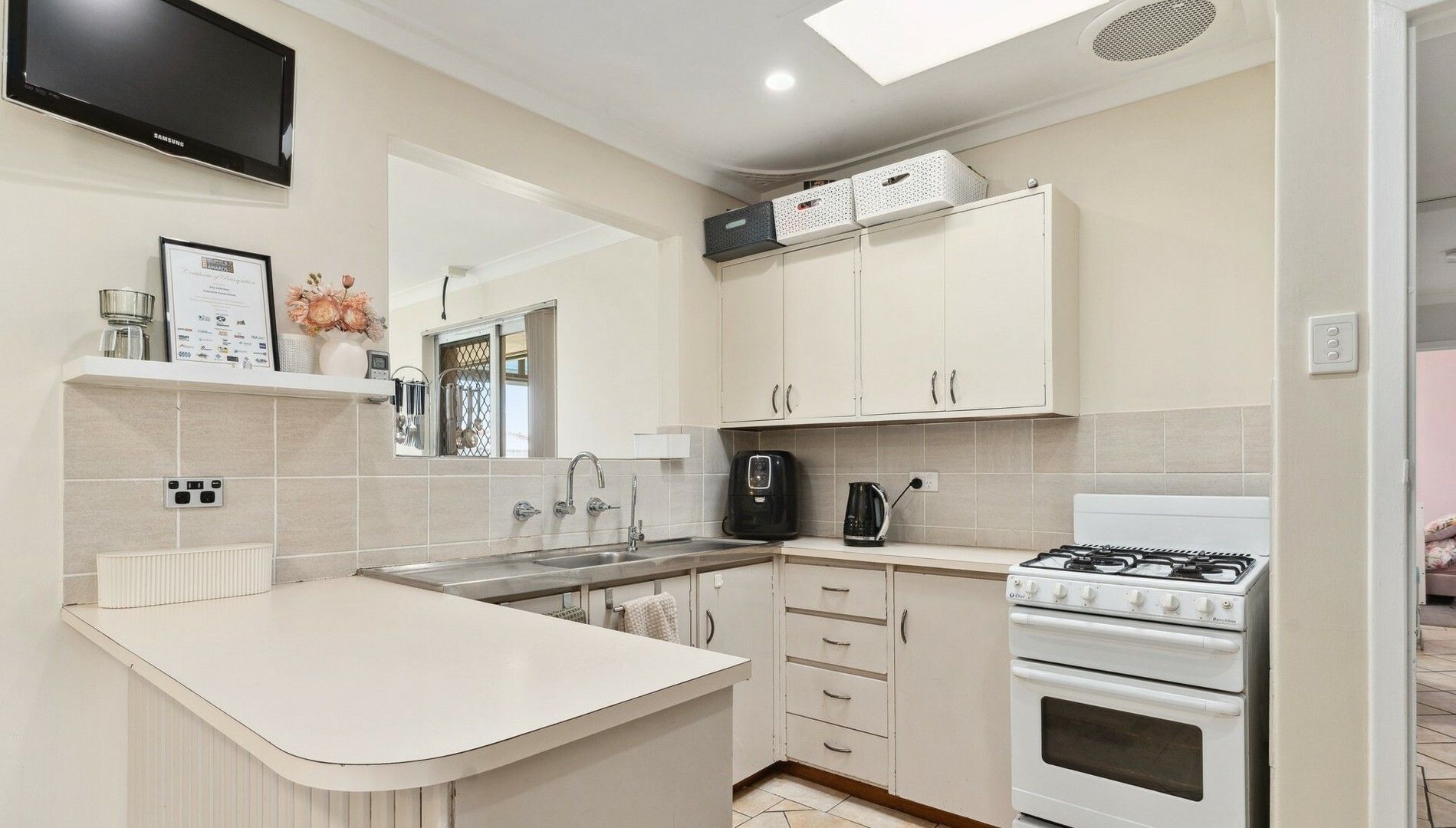 3 bedrooms House in 6 Hilton Cres MADDINGTON WA, 6109