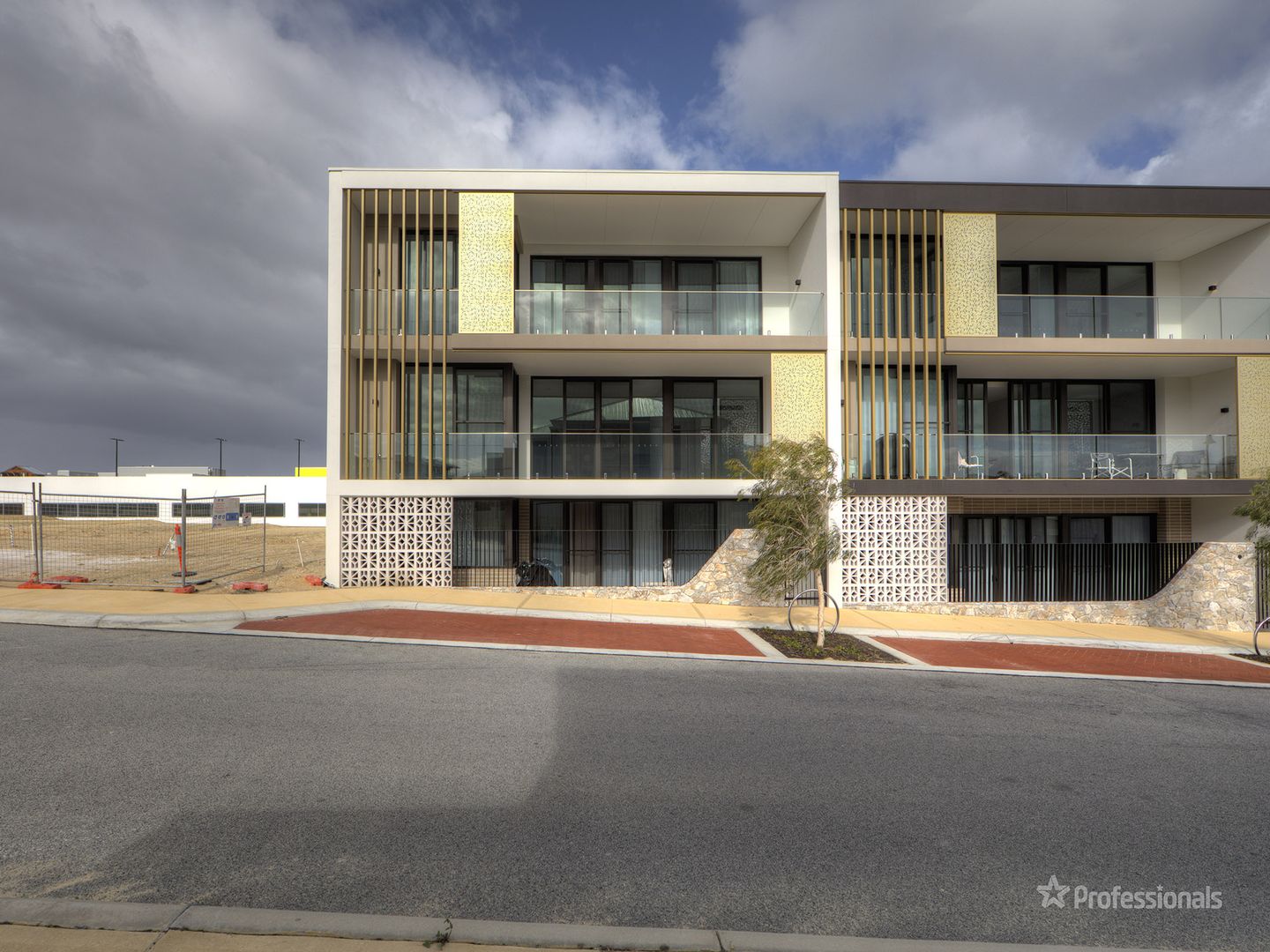 16/11 Mykonos View, Iluka WA 6028, Image 1