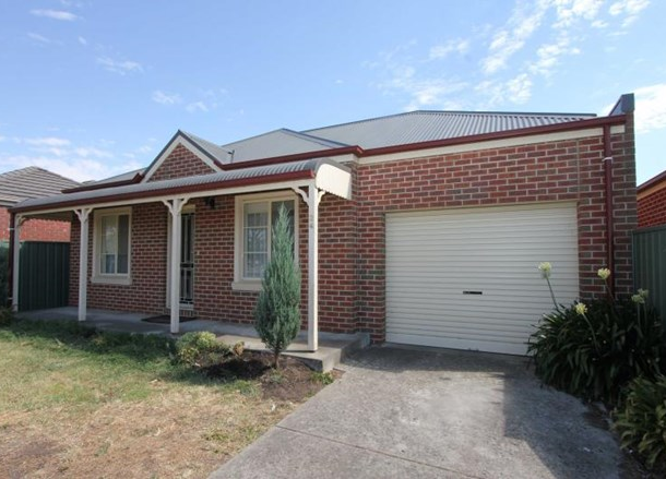 34 Ayrvale Avenue, Lake Gardens VIC 3355