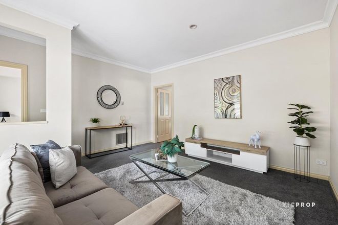 Picture of 2/151 Prospect Hill Road, CANTERBURY VIC 3126