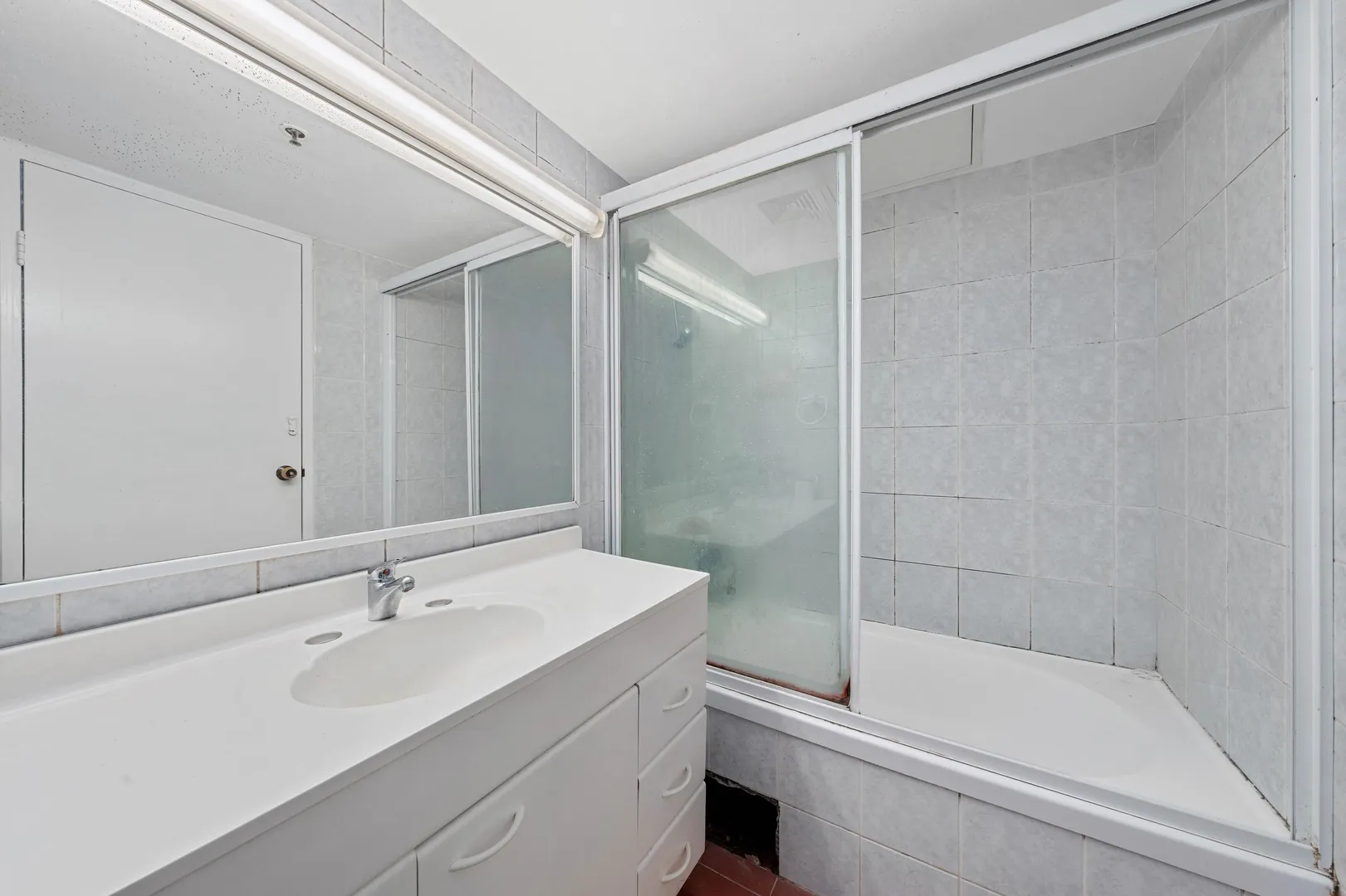 One-bedroom apartment offering ultra convenience – pohled 3