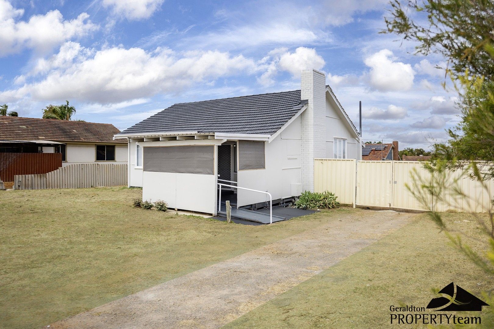 3 bedrooms House in 15 Cassia Street RANGEWAY WA, 6530