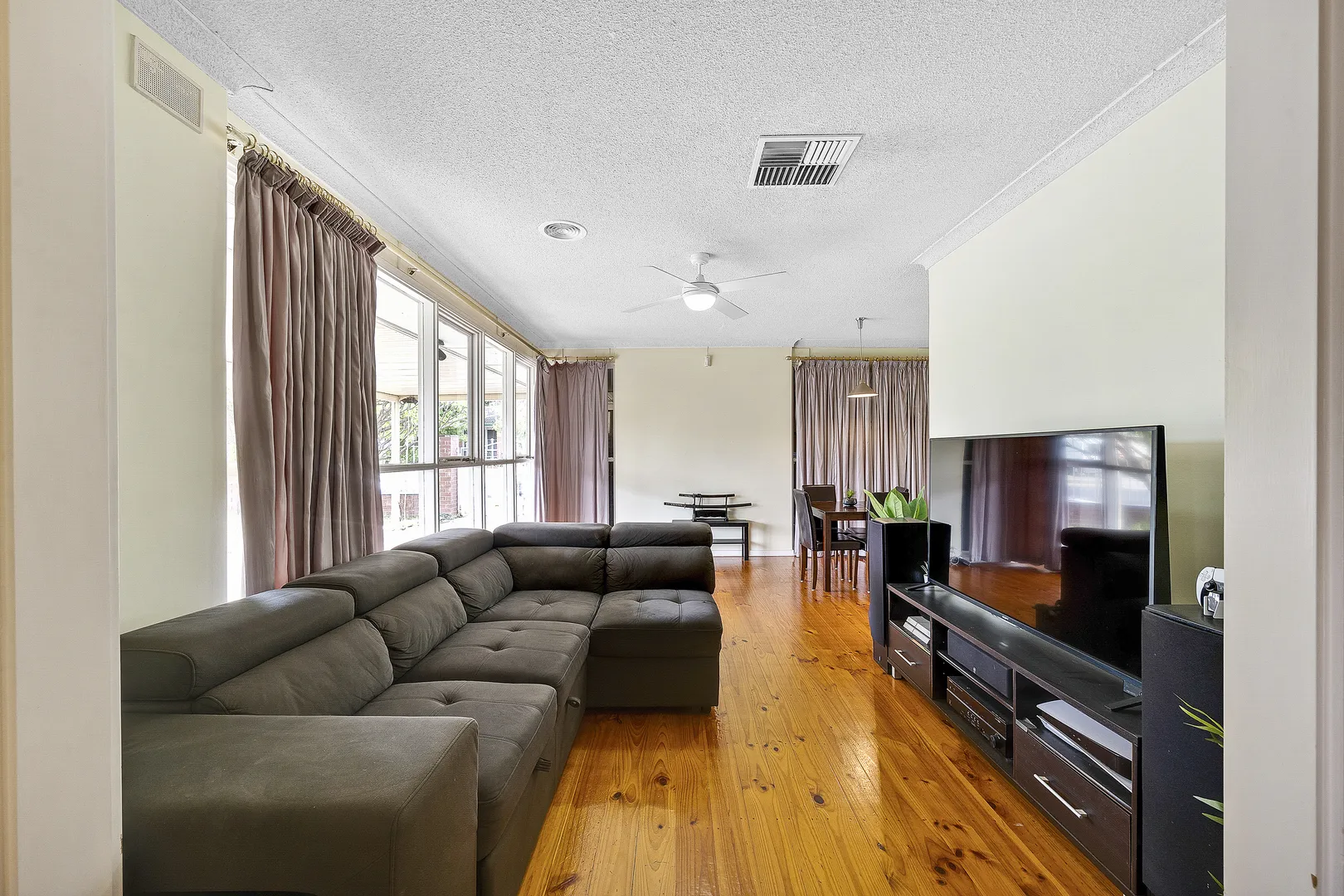 Comfortable Family Home on Appealing Corner Block! - View 6