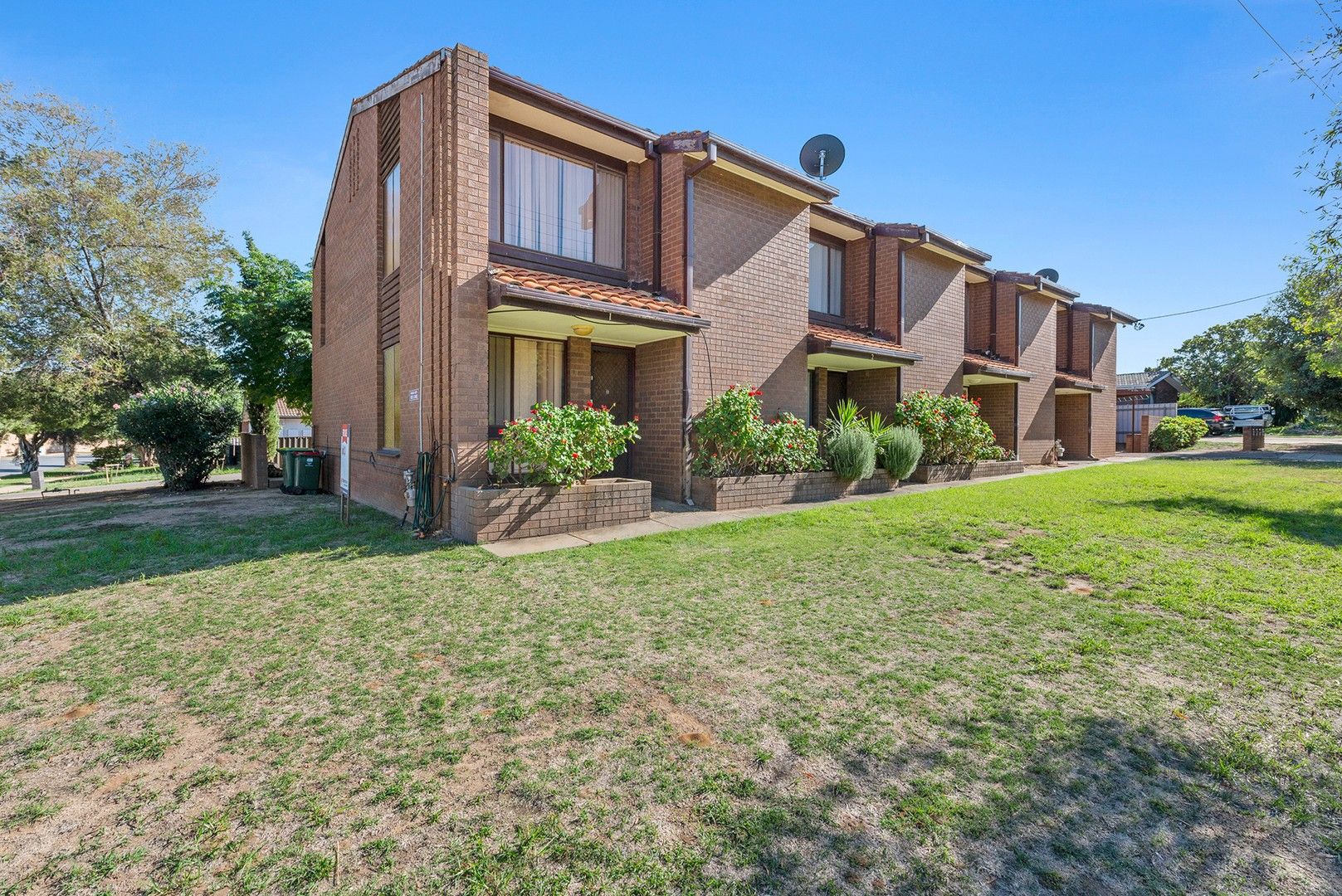 1/7 Nordlingen Drive, Tolland NSW 2650, Image 0