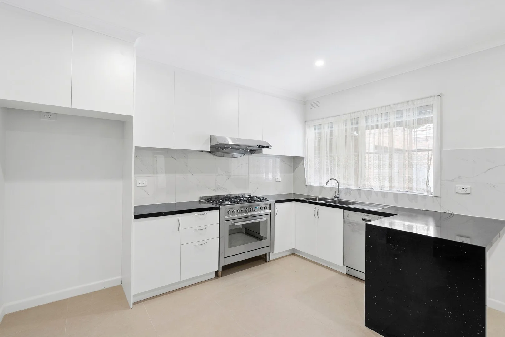 Primary image of 5 Roslyn Street, Burwood VIC 3125