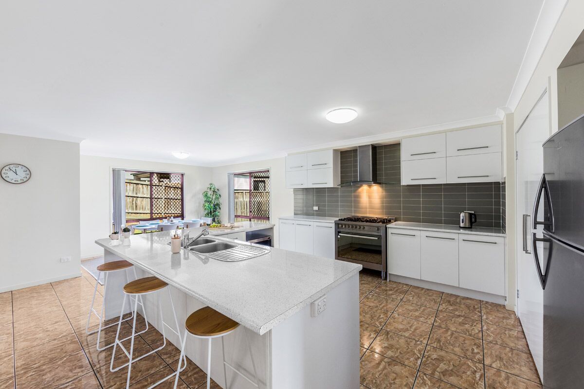 12 Dawson Drive, Manly West QLD 4179, Image 2