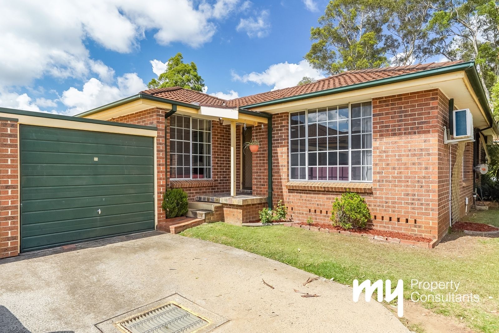 11/63 Fuchsia Crescent, Macquarie Fields NSW 2564, Image 0