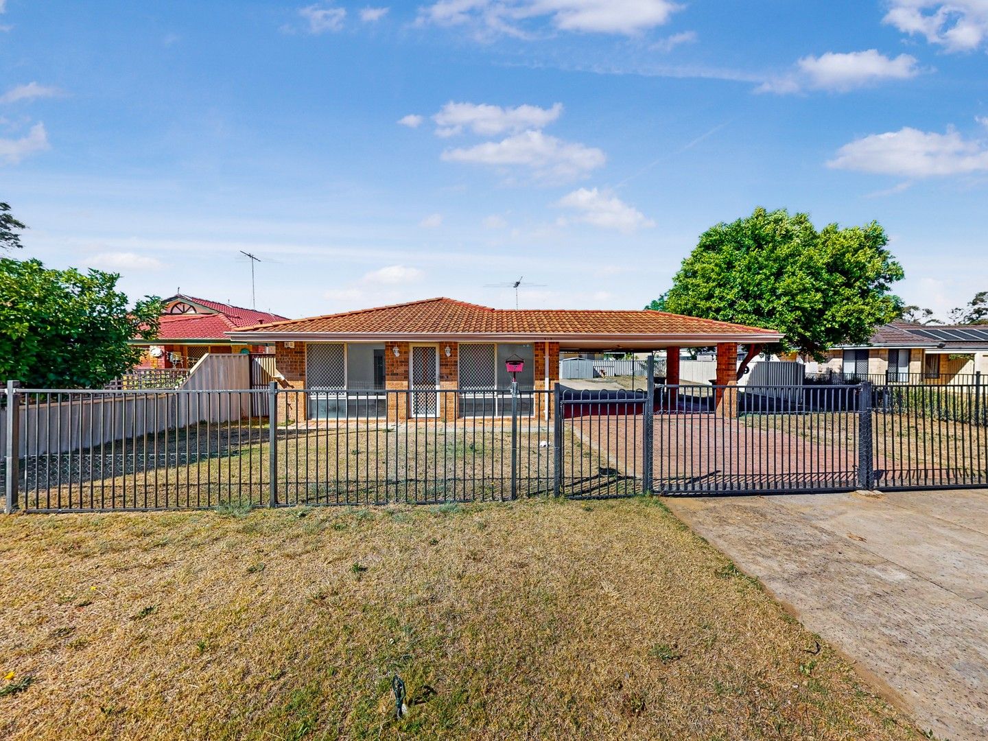 5 bedrooms House in 7 Gollan Place COODANUP WA, 6210