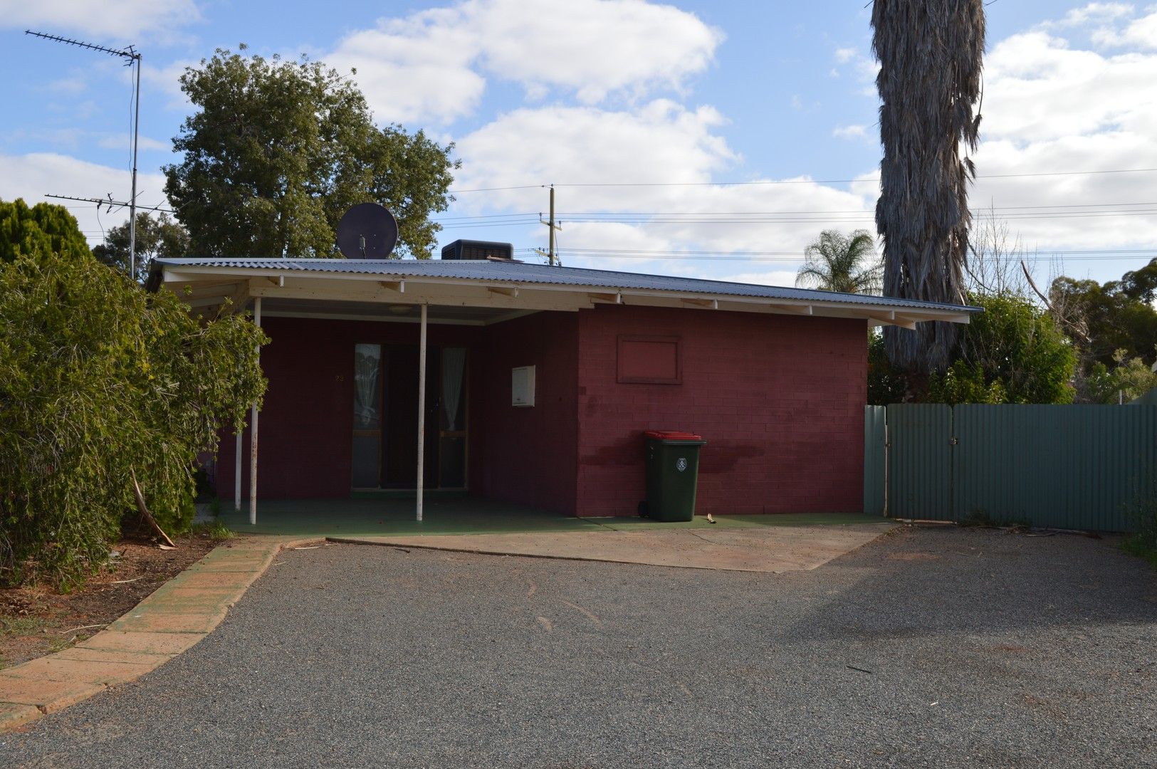 3 bedrooms House in 23 Pittosporum Street KAMBALDA WEST WA, 6442