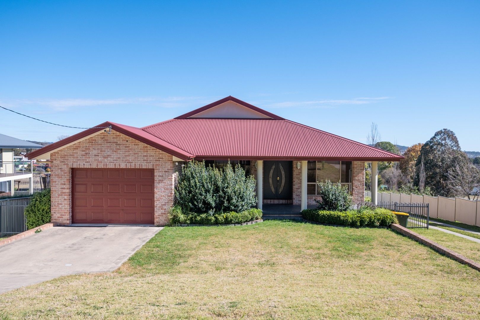 16 Bates Avenue, Glen Innes NSW 2370, Image 0