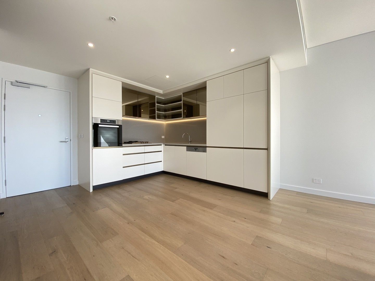 1 bedrooms Apartment / Unit / Flat in 1705/81 Harbour Street HAYMARKET NSW, 2000