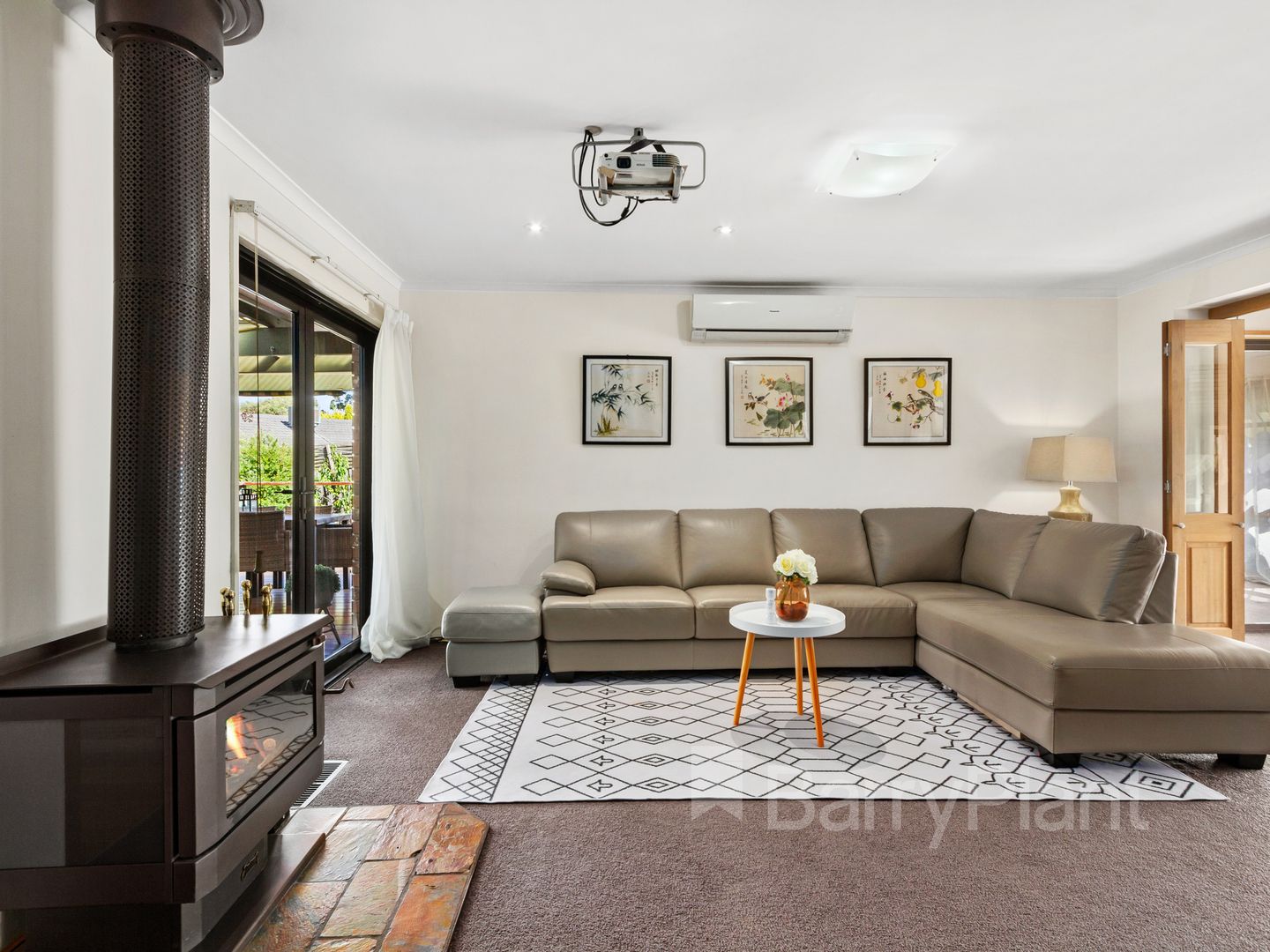 16 Taunton Crescent, Scoresby VIC 3179, Image 2