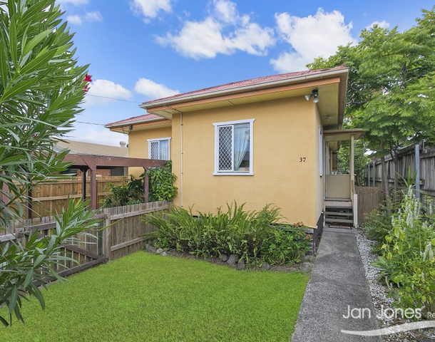 37 Tilley Street, Redcliffe QLD 4020