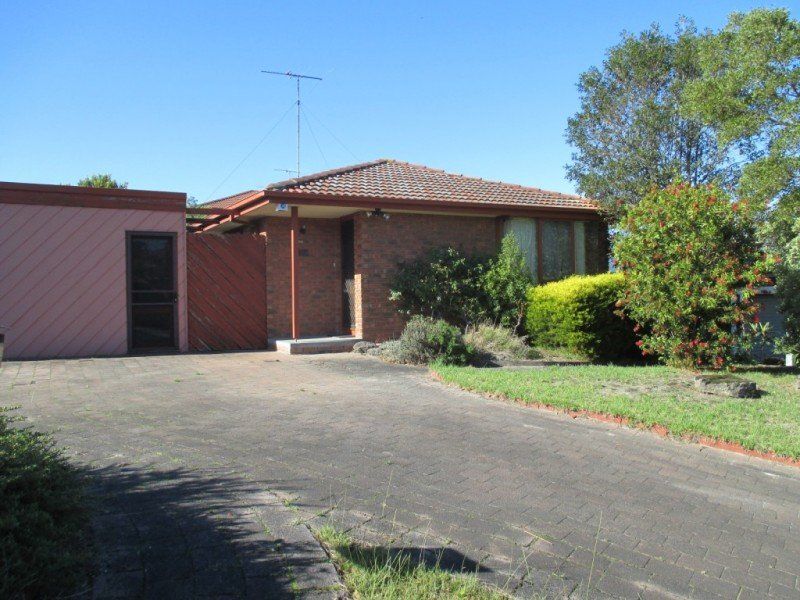 3 bedrooms House in 110 John Fawkner Drive ENDEAVOUR HILLS VIC, 3802