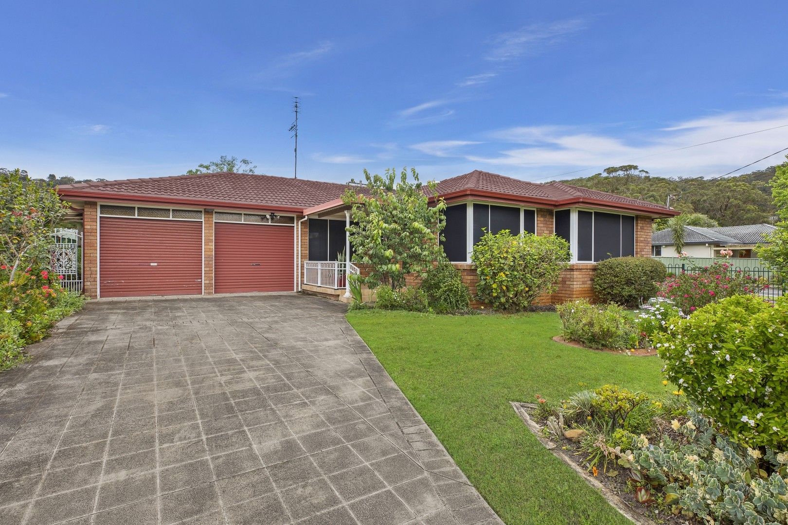 4 bedrooms House in 23 Dulkara Road WOY WOY NSW, 2256