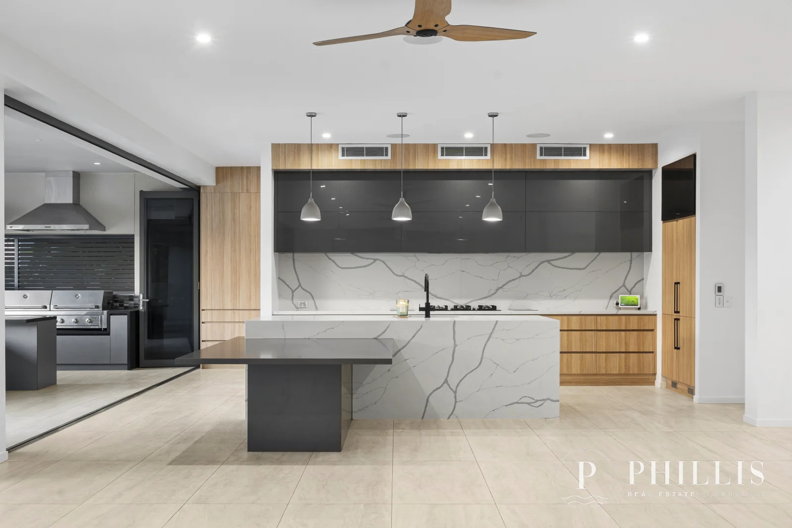 Additional image 89 of 2515 Cressbrook Drive, Hope Island QLD 4212