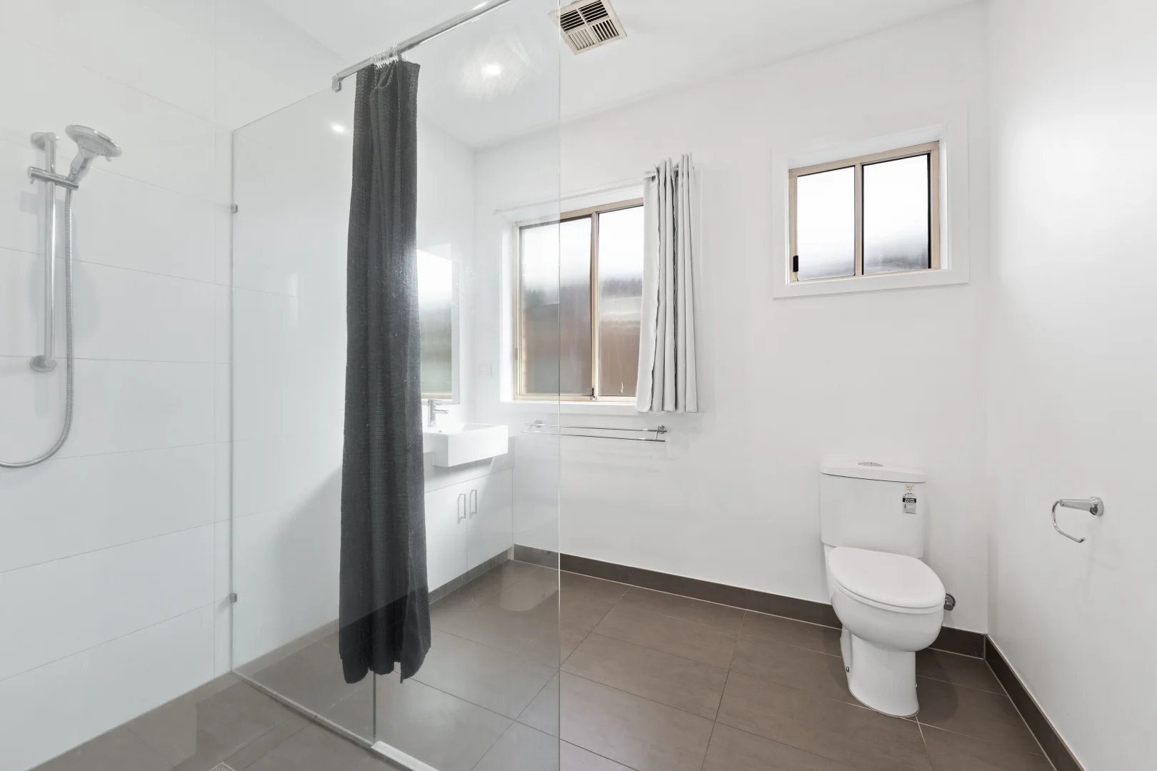 Additional image 10 of 2/46 Woodland Street, Strathmore VIC 3041