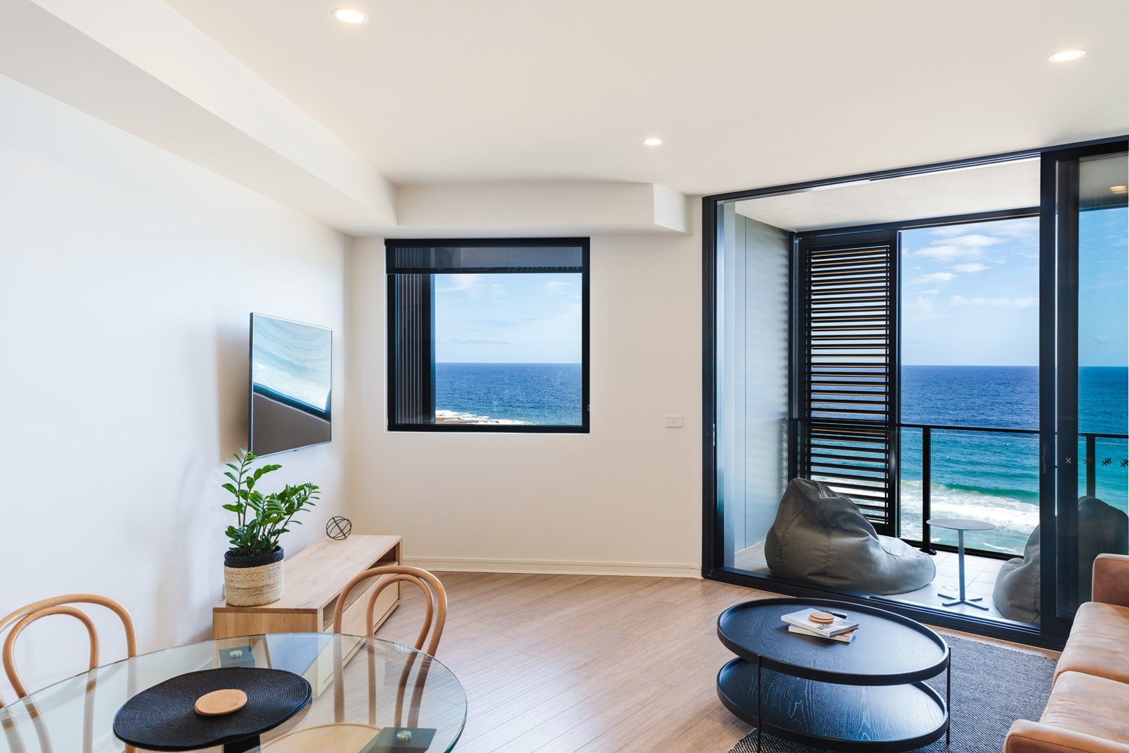 2 bedrooms Apartment / Unit / Flat in 707/77 Shortland Esplanade NEWCASTLE NSW, 2300