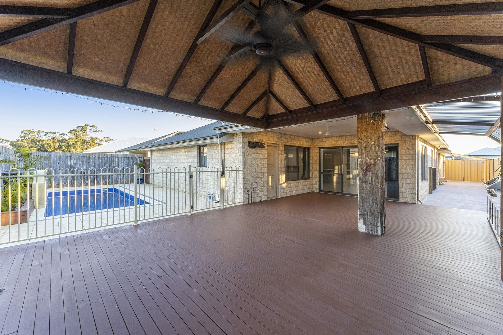 4 bedrooms House in 16 Sandgate Boulevard BALDIVIS WA, 6171