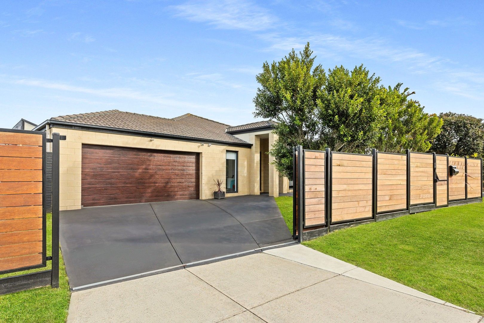 5 bedrooms House in 40 The Bittern Boulevard BITTERN VIC, 3918