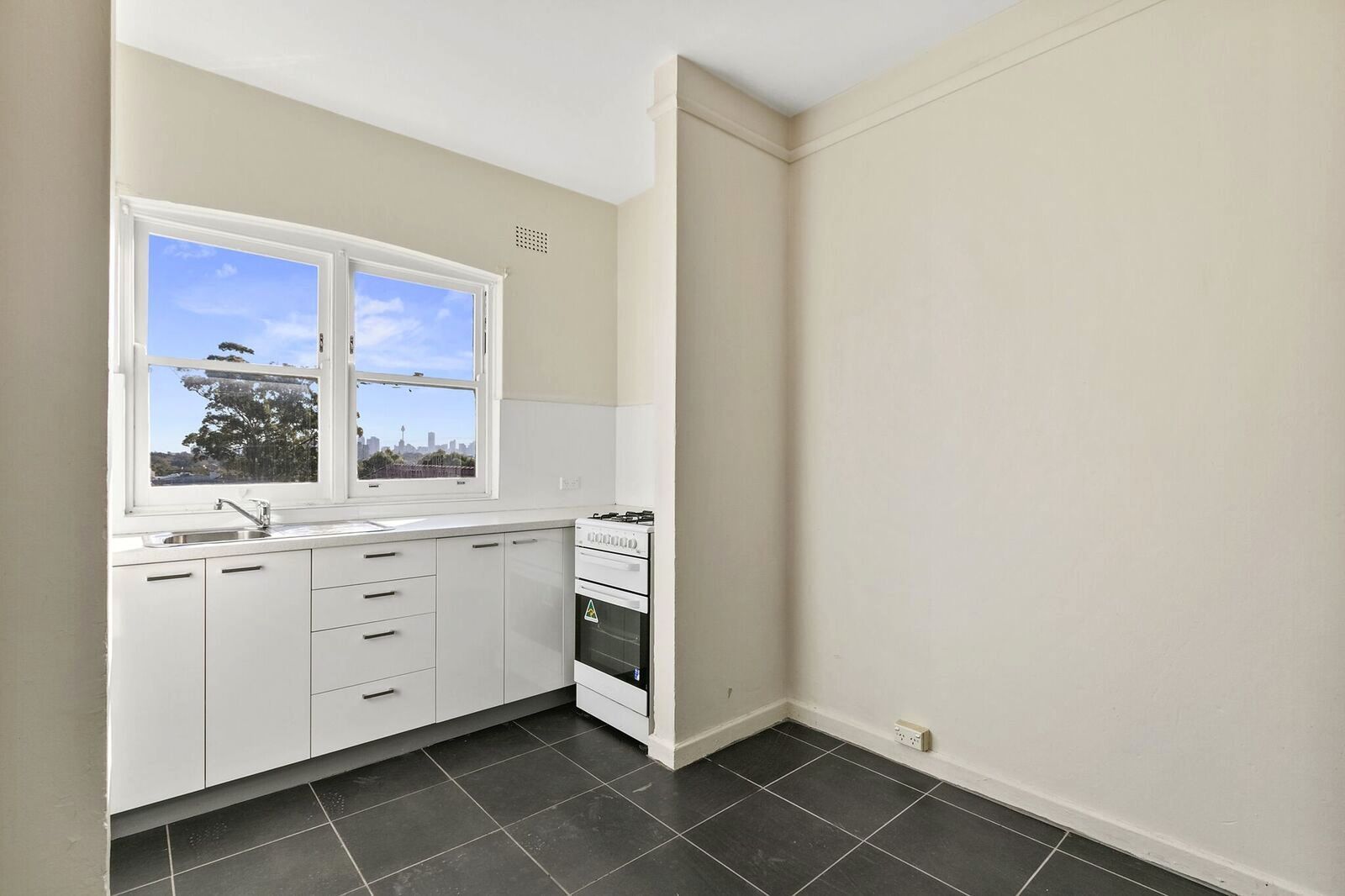 5/120 Old South Head Road, Bondi Junction NSW 2022, Image 2