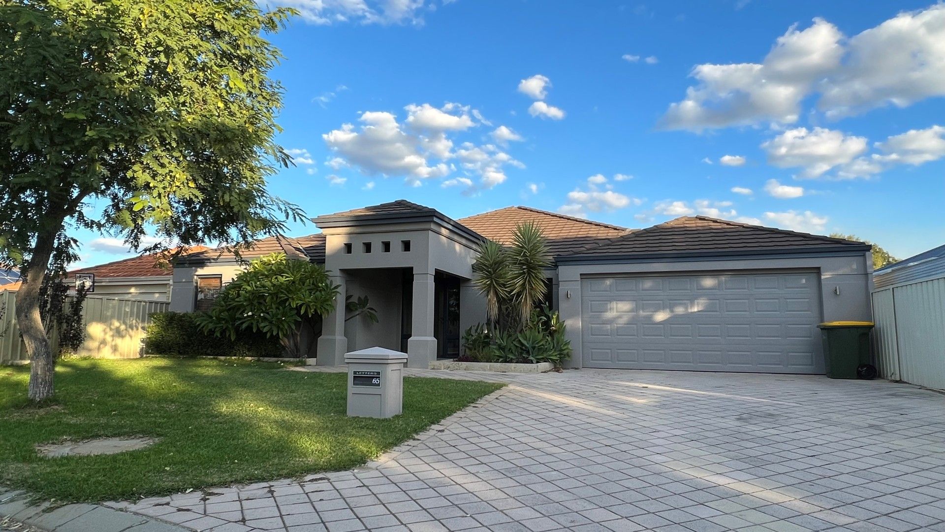 4 bedrooms House in 65 Kippilaw Loop CARRAMAR WA, 6031