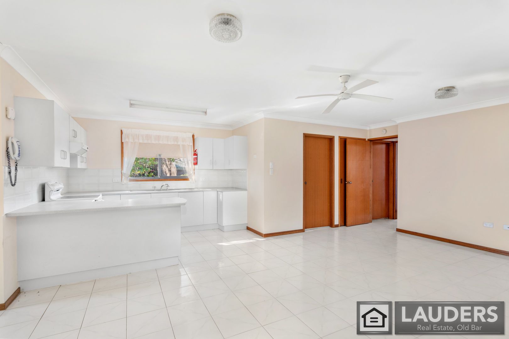 2/72 Waterman Street, Old Bar NSW 2430, Image 1