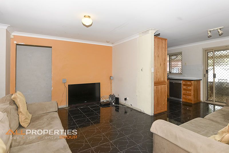 17 Burdekin Court, Hillcrest QLD 4118, Image 2