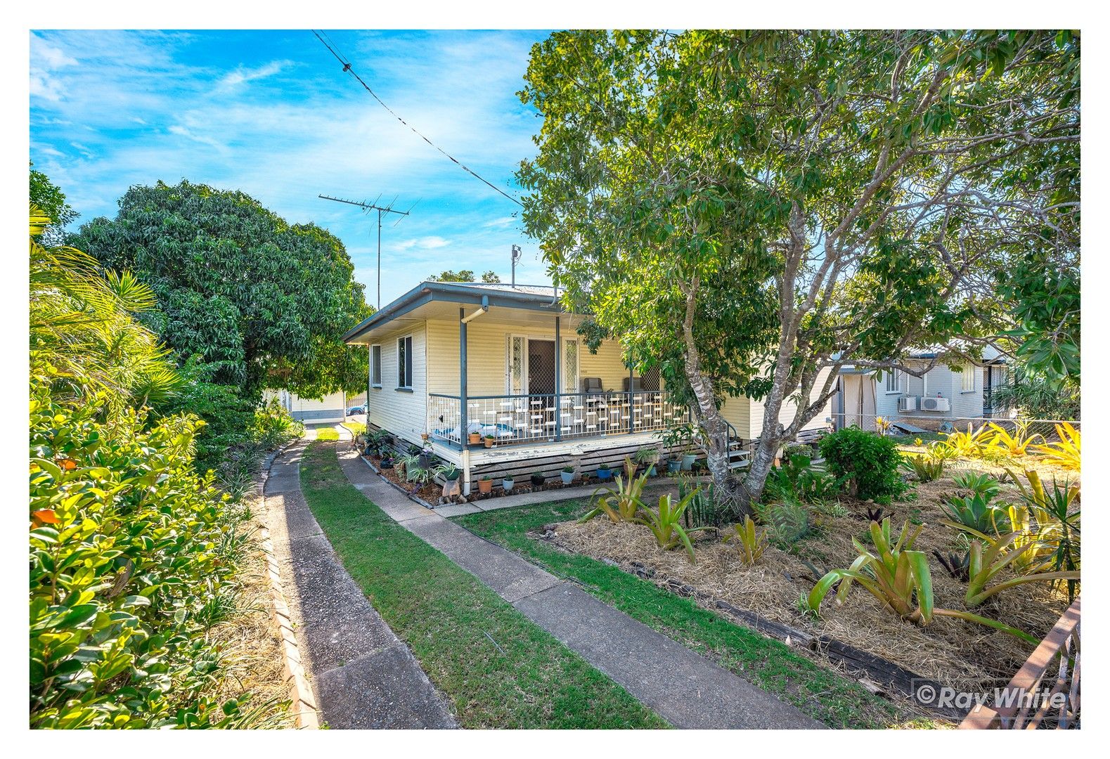 2 bedrooms House in 103 Cooper Street KOONGAL QLD, 4701