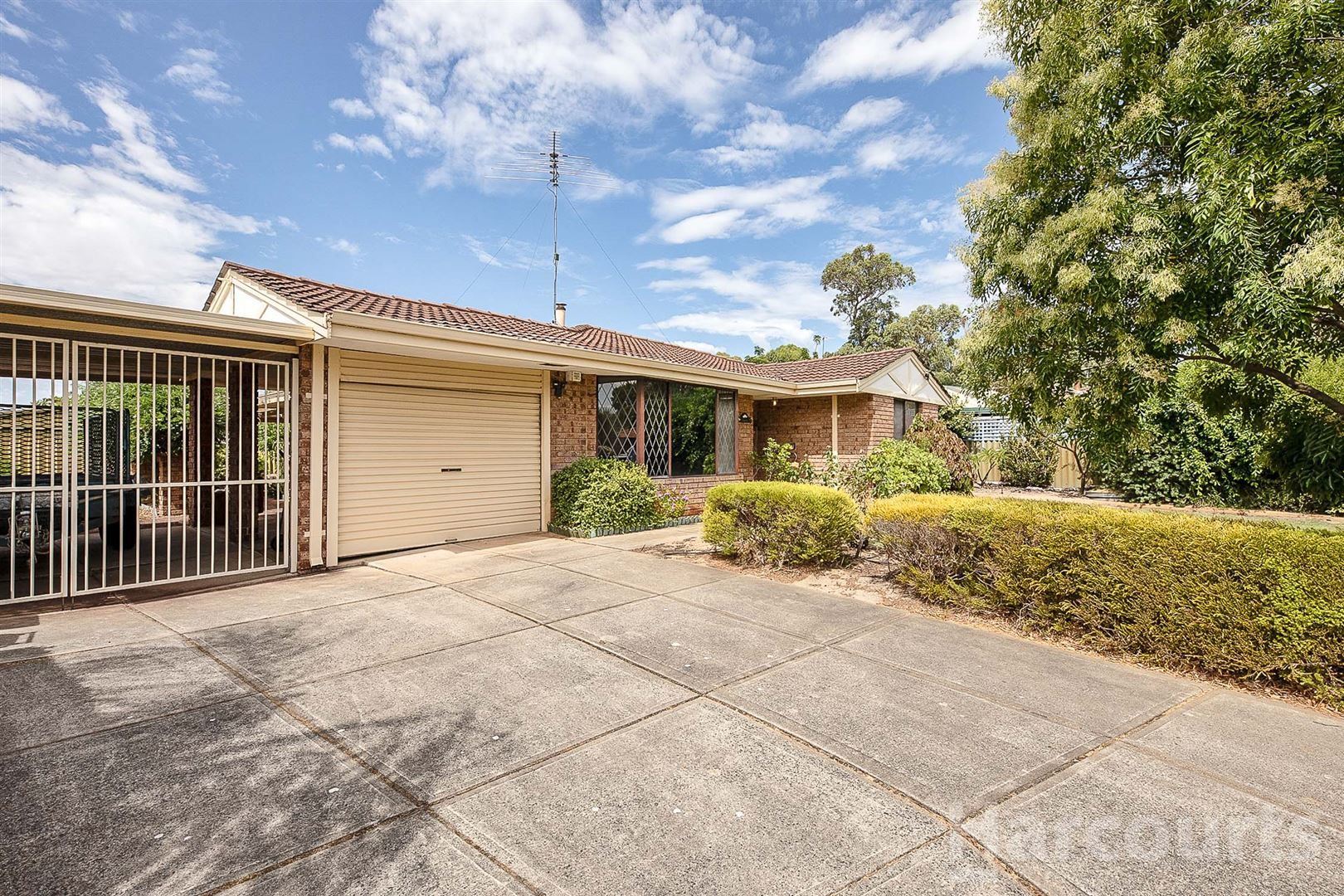 3 bedrooms House in 1 Darling Way GREENFIELDS WA, 6210