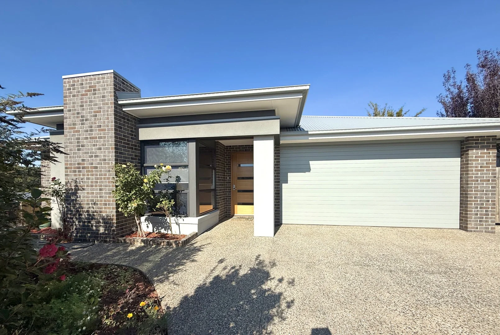 2 Harrods Close, Drouin VIC 3818