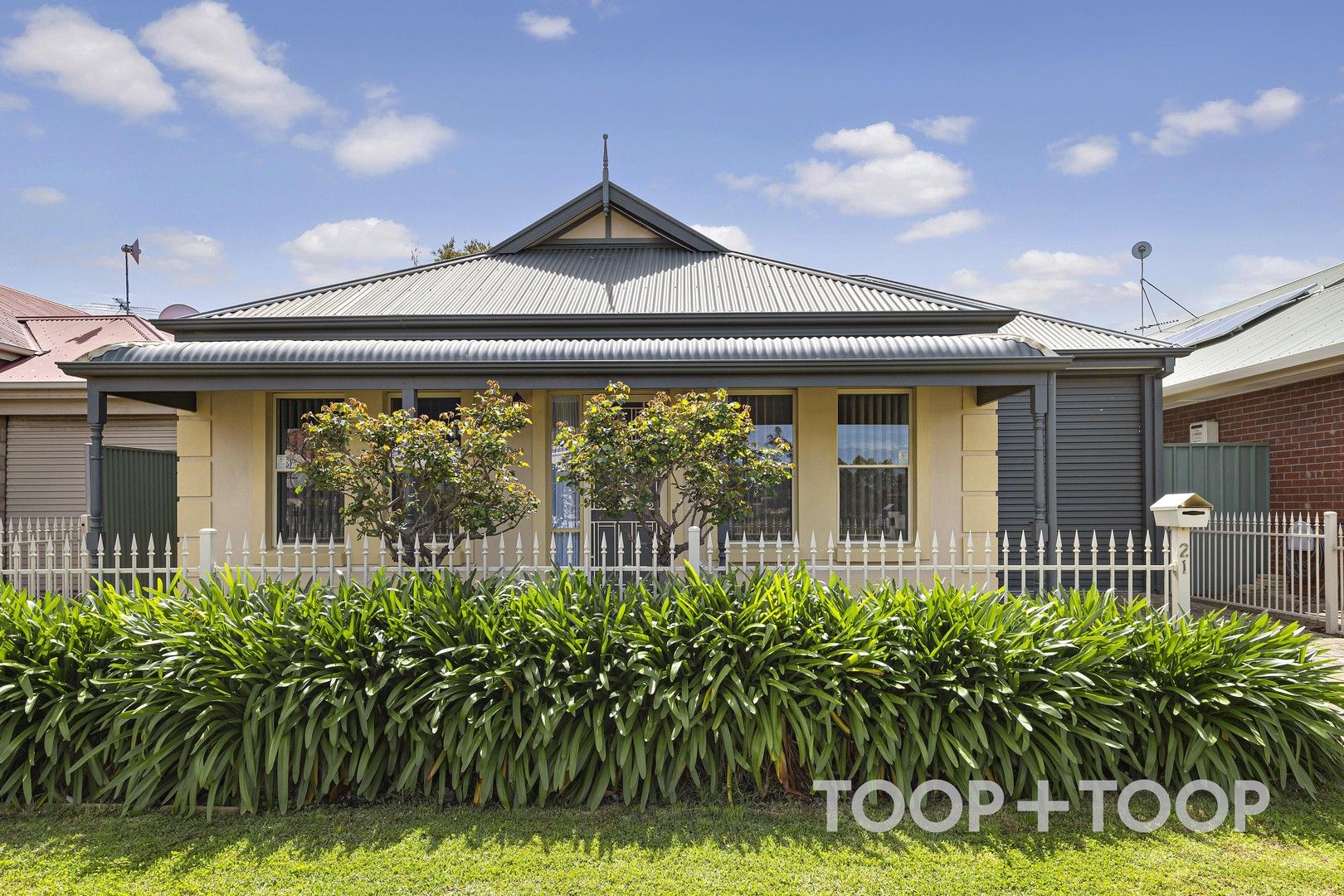 3 bedrooms House in 21 Coopers Crescent MAWSON LAKES SA, 5095
