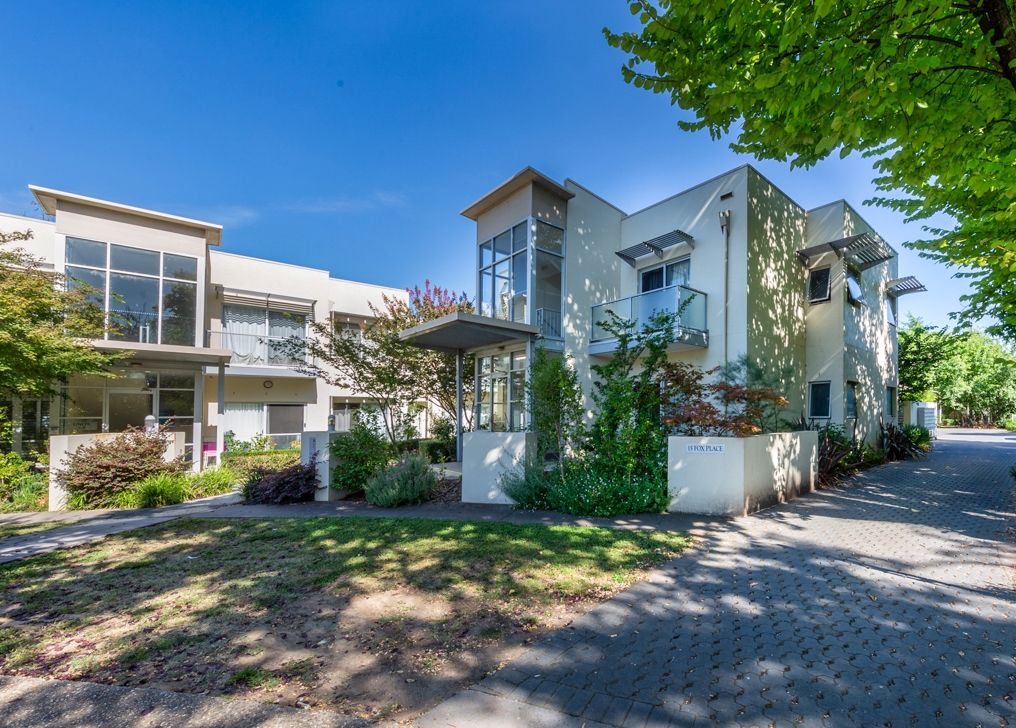 3 bedrooms Apartment / Unit / Flat in 18/15 Fox Place LYNEHAM ACT, 2602