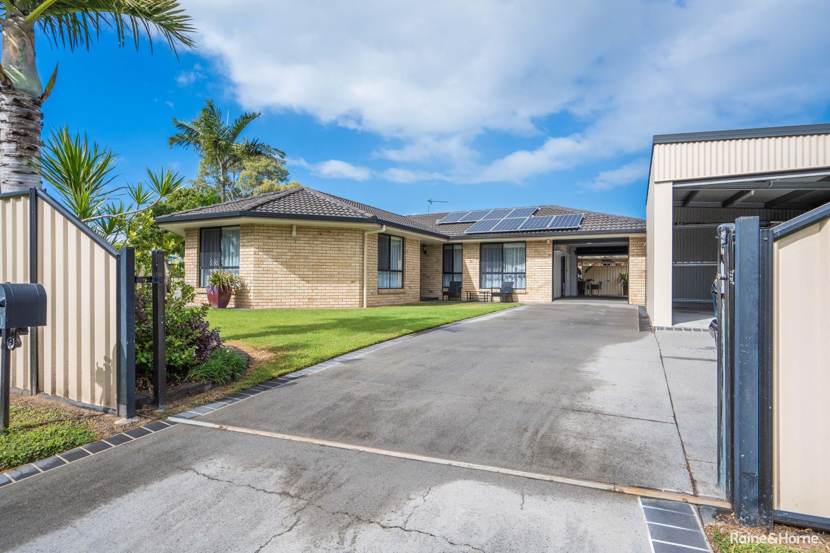 27 Lester Crescent, Torquay QLD 4655, Image 1