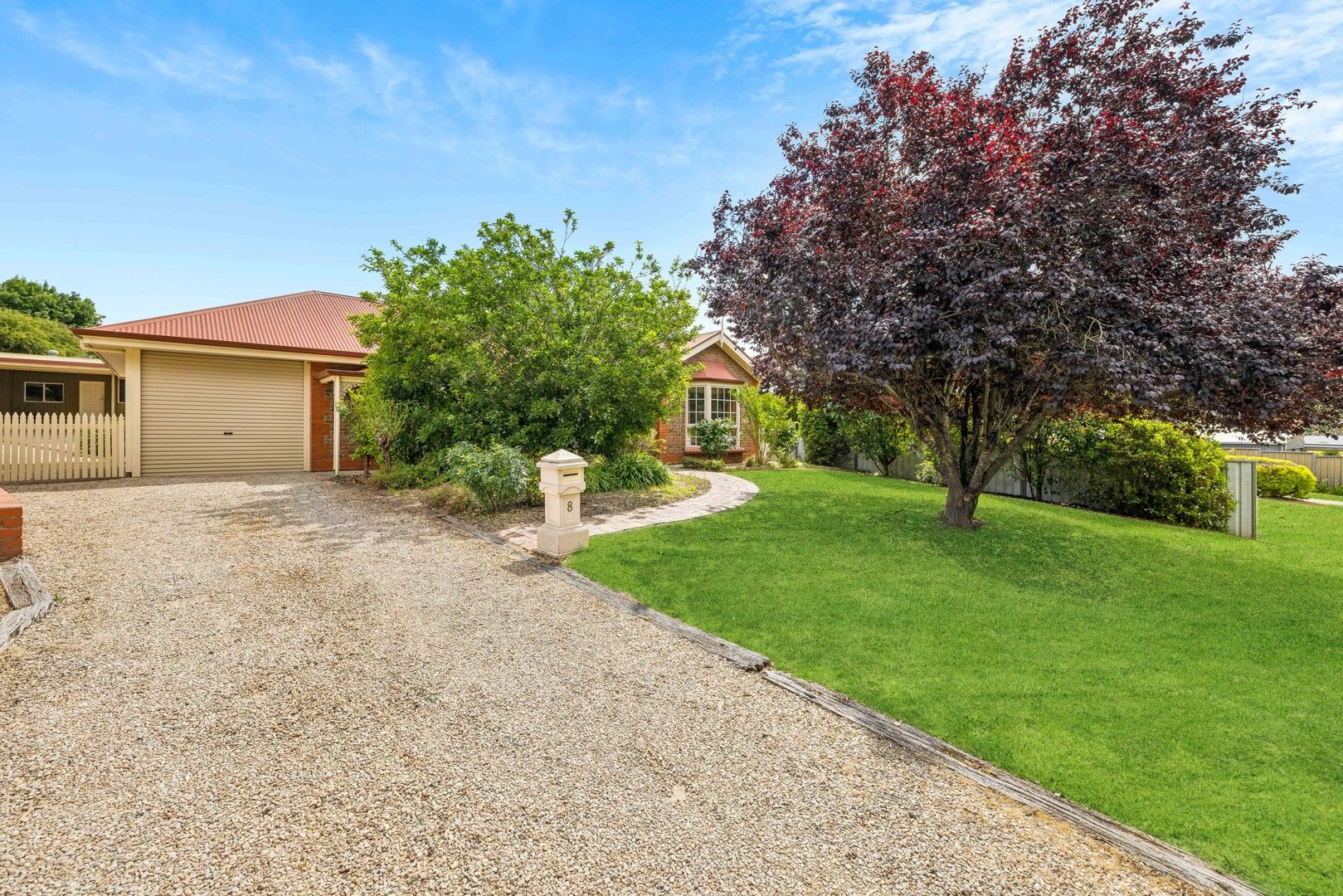 4 bedrooms House in 8 Kareda Close BALHANNAH SA, 5242