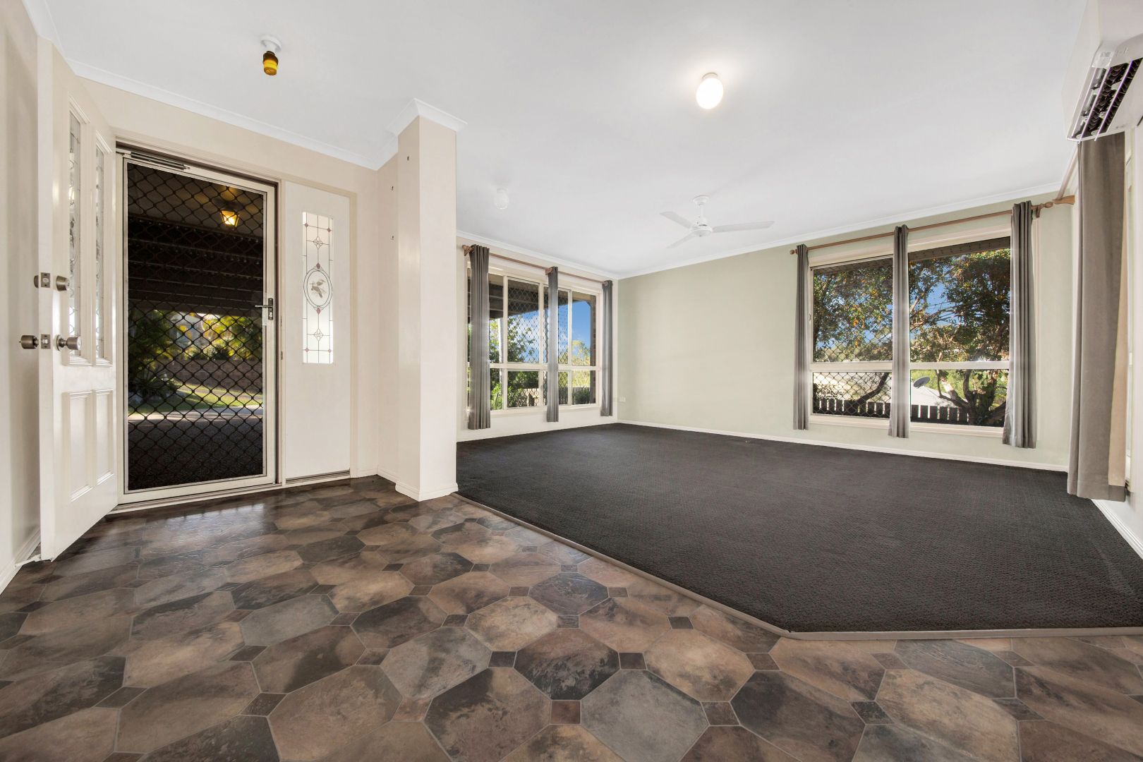 3 Julius Crescent, Clinton QLD 4680, Image 2