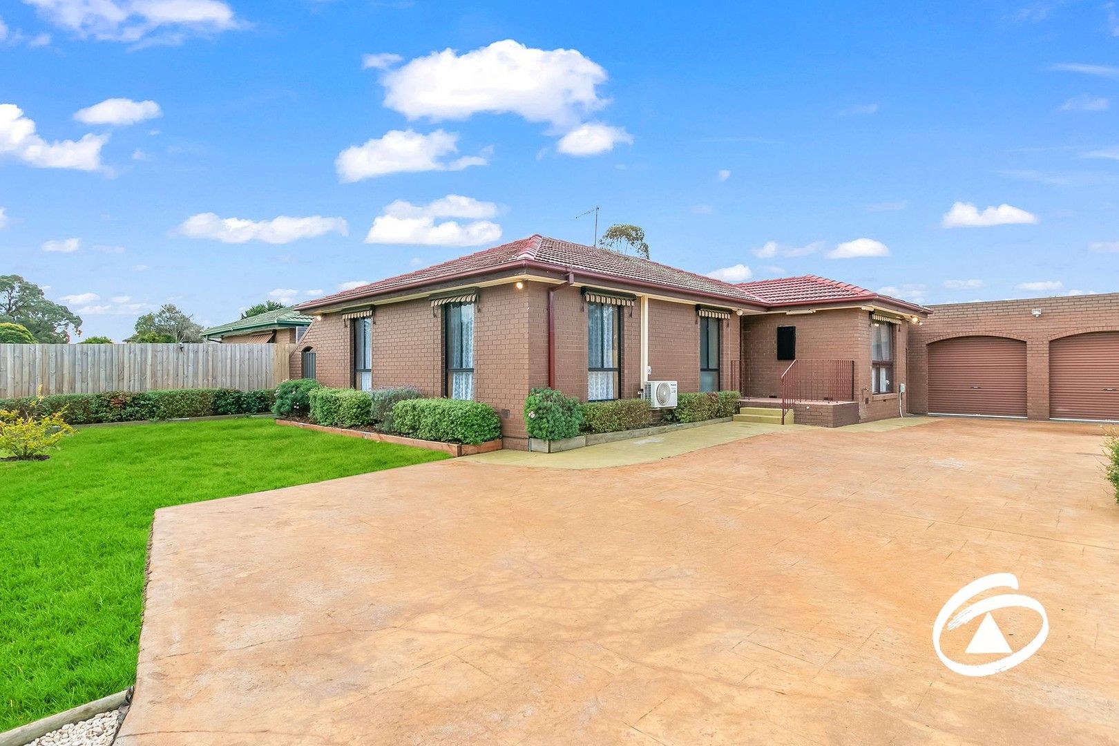 3 bedrooms House in 4 Fernwood Road NARRE WARREN VIC, 3805