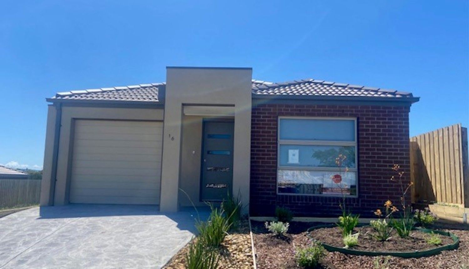 4 bedrooms House in 19 Echelon Road DOREEN VIC, 3754